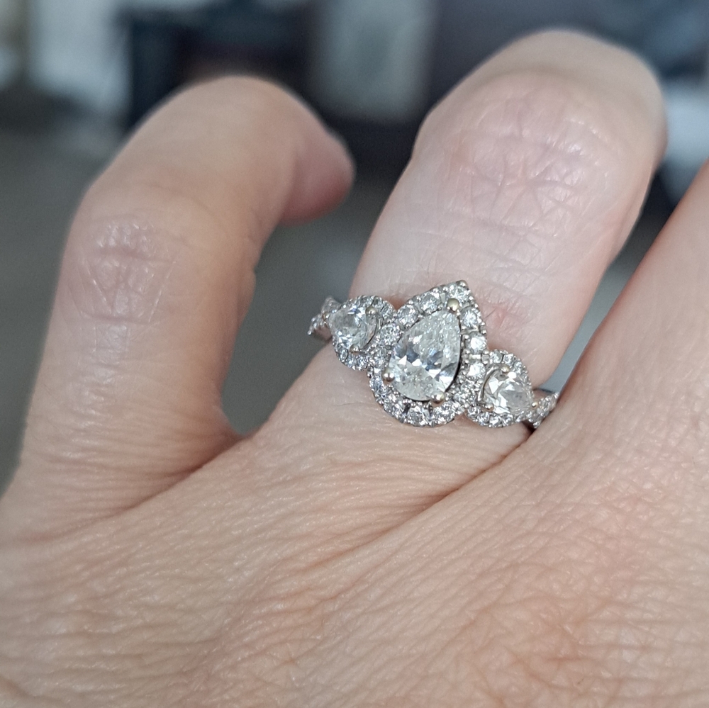 Neil Lane Ring - Picture 10 of 15